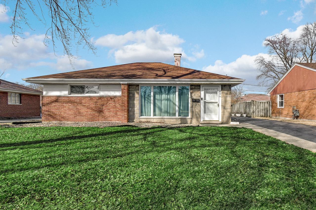 686 E 155th St., South Holland, IL 60473