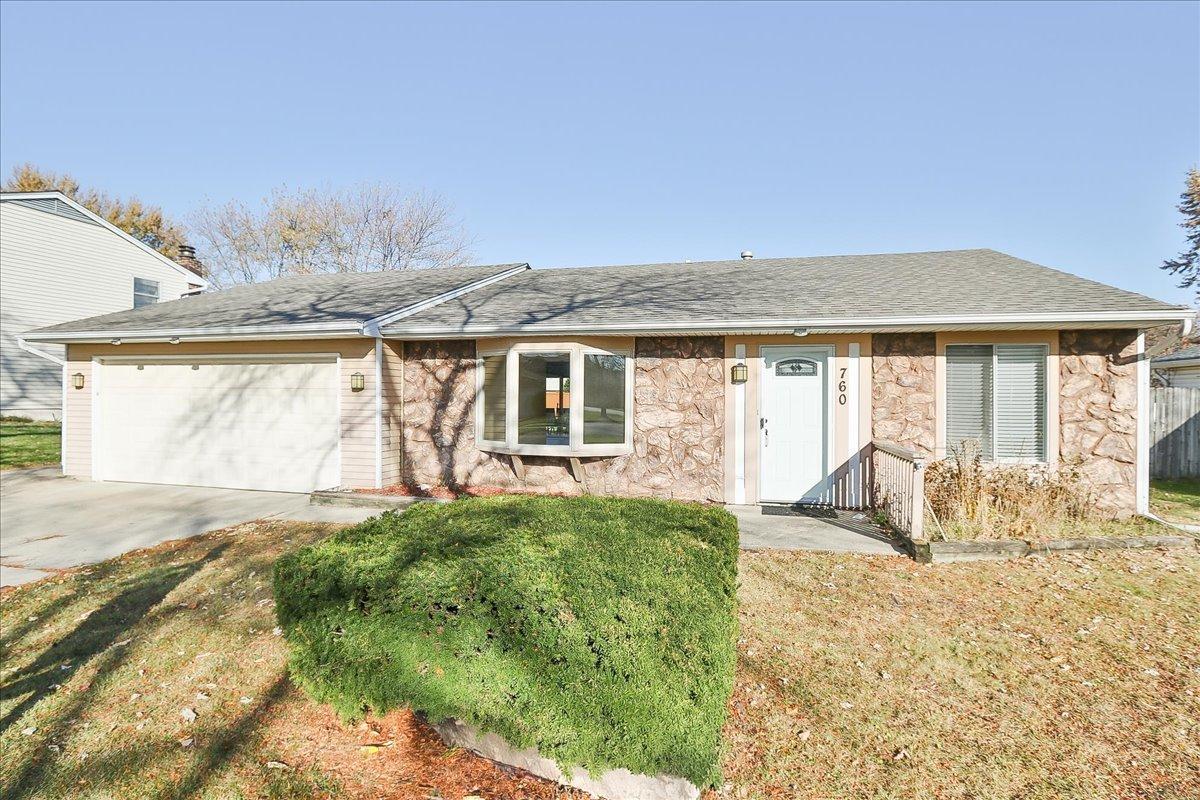 760 Longford Dr., Roselle, IL 60172