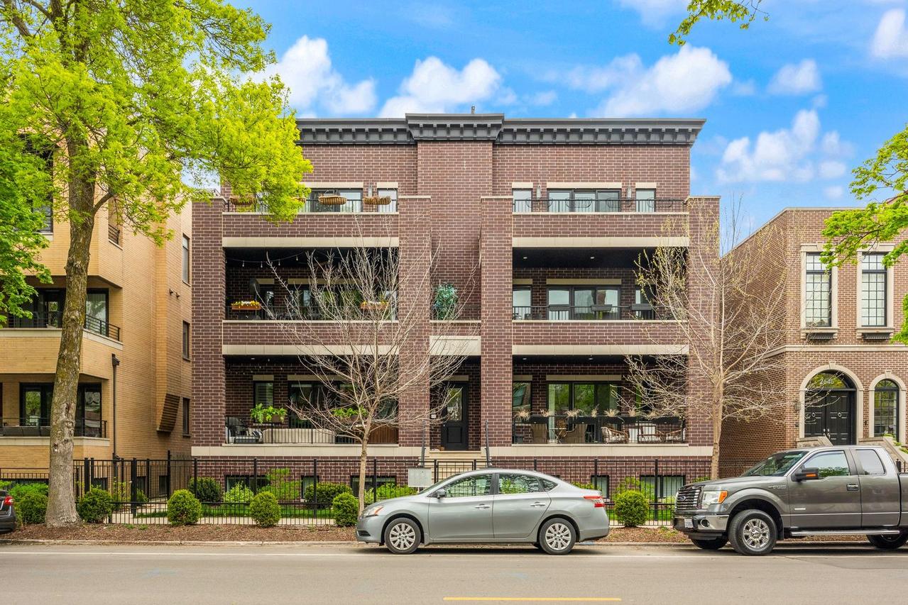 2649 N Racine Ave. #3N, Chicago, IL 60614
