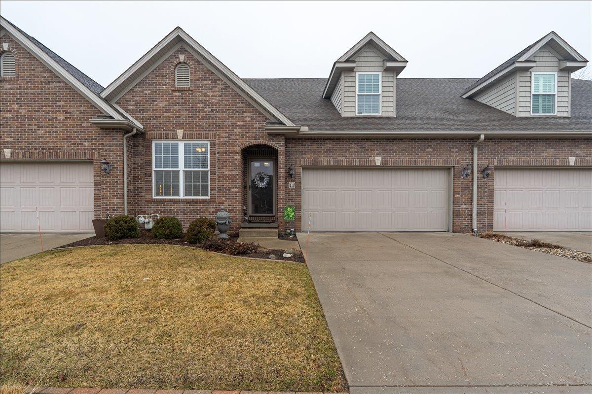 11 Prairie Vista Ct., Bloomington, IL 61704