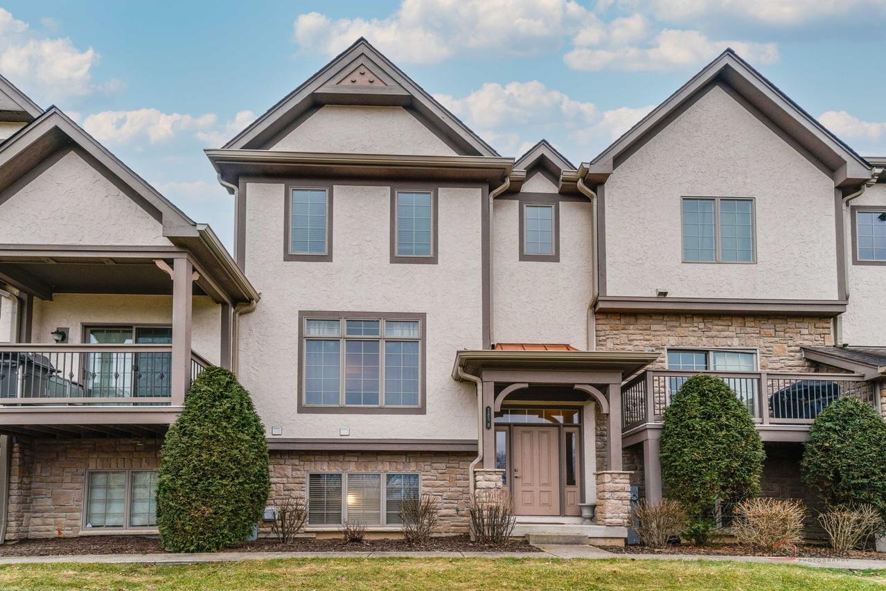 285 Regency Court Unit B Ct., Wauconda, IL 60084