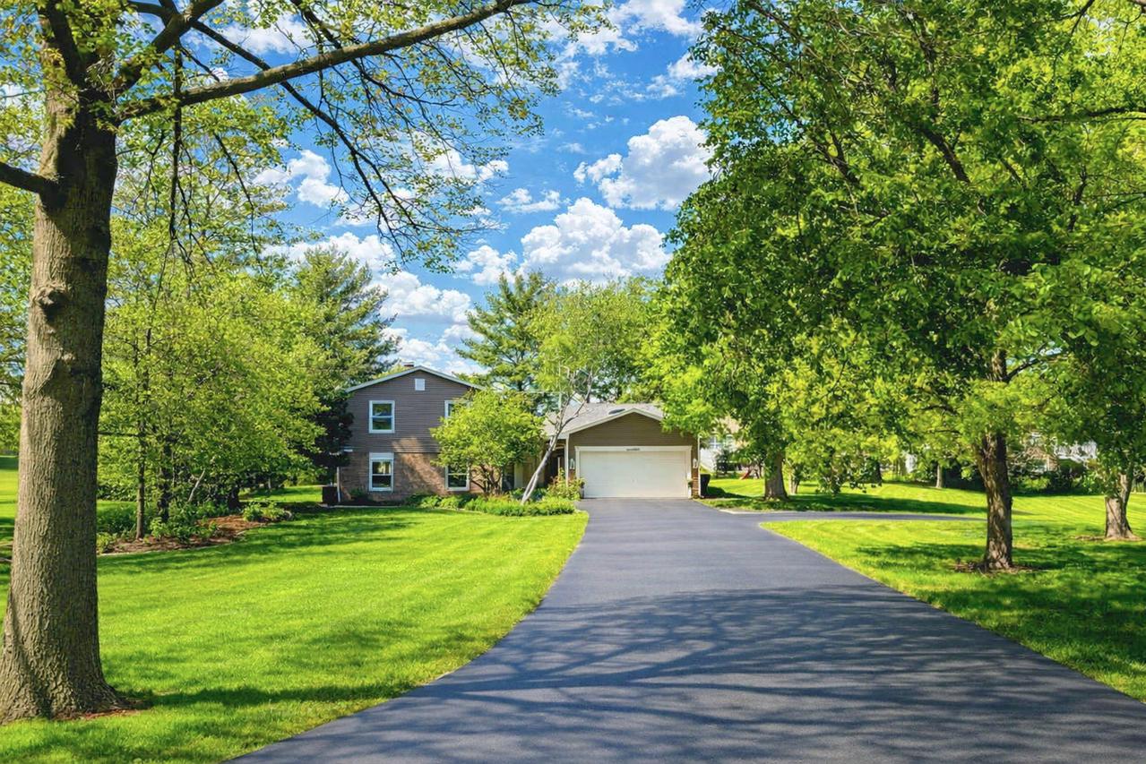 13310 N Red Coat Dr., Lemont, IL 60439