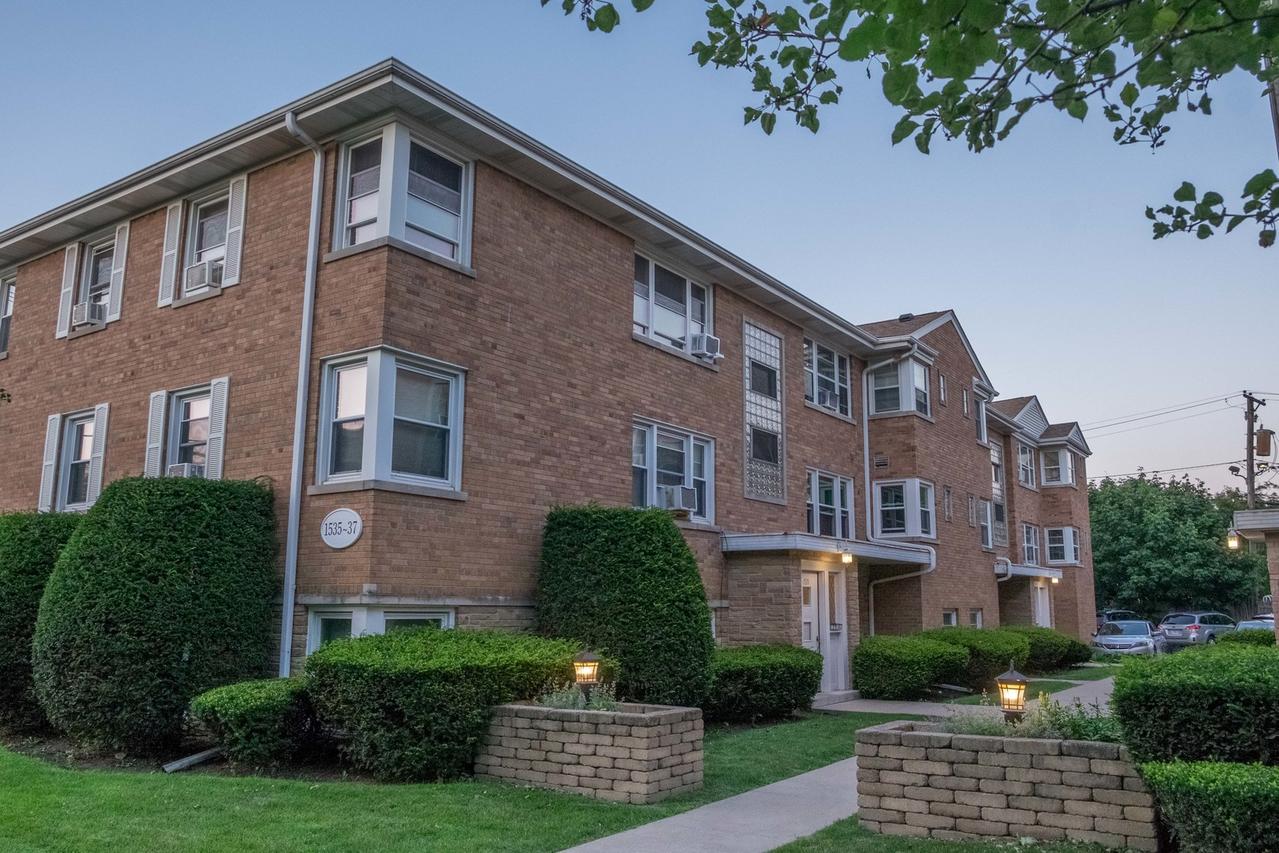 1537 William St. #1E, River Forest, IL 60305