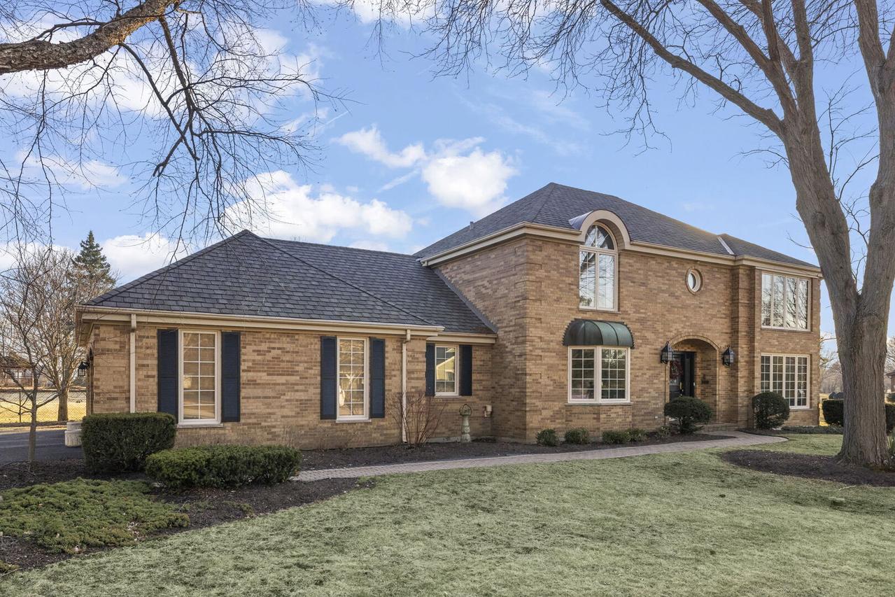 28W211 Cantigny Dr., Winfield, IL 60190