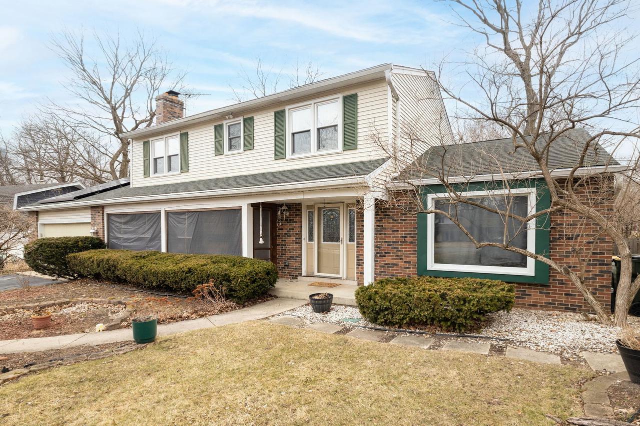 23W100 Kings Ct., Glen Ellyn, IL 60137