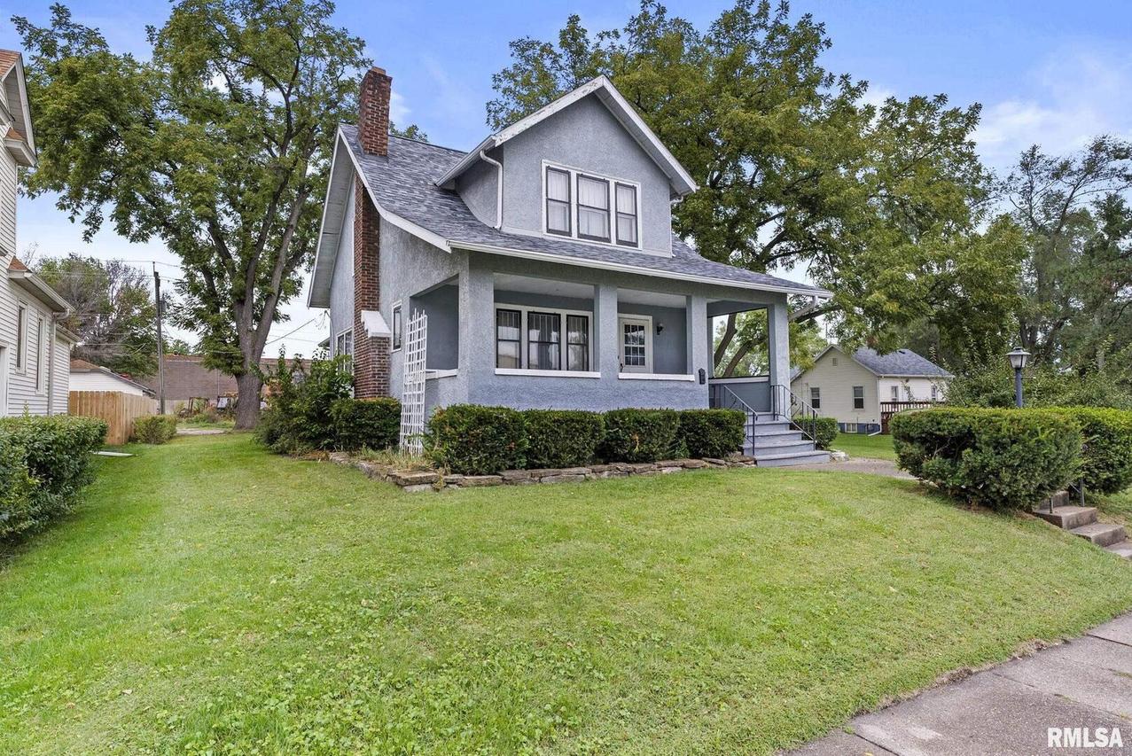 217 40th St., Moline, IL 61265