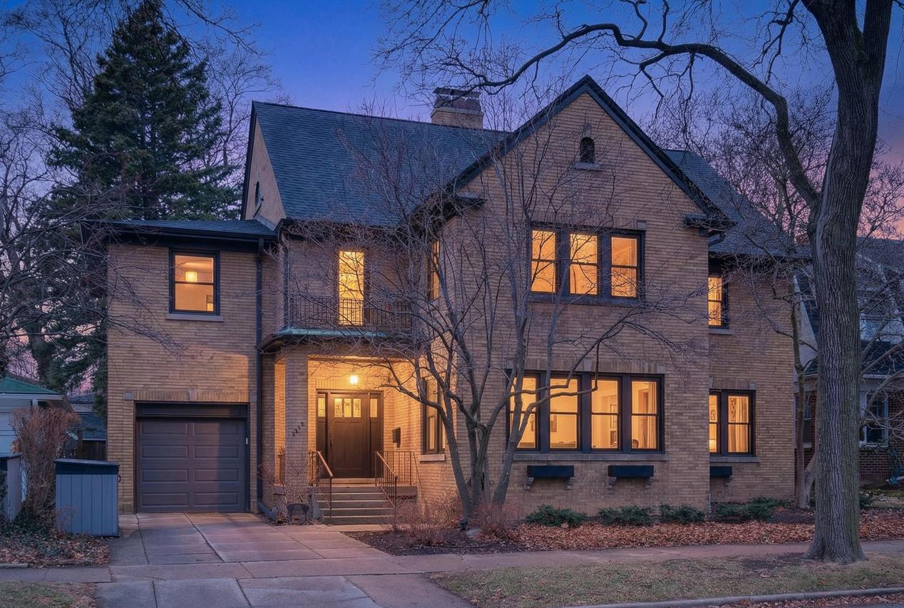 2440 Asbury Ave., Evanston, IL 60201