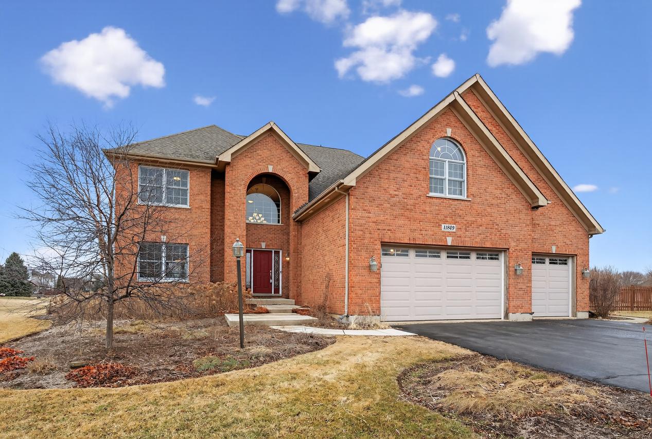 11809 Strawberry Ln., Huntley, IL 60142