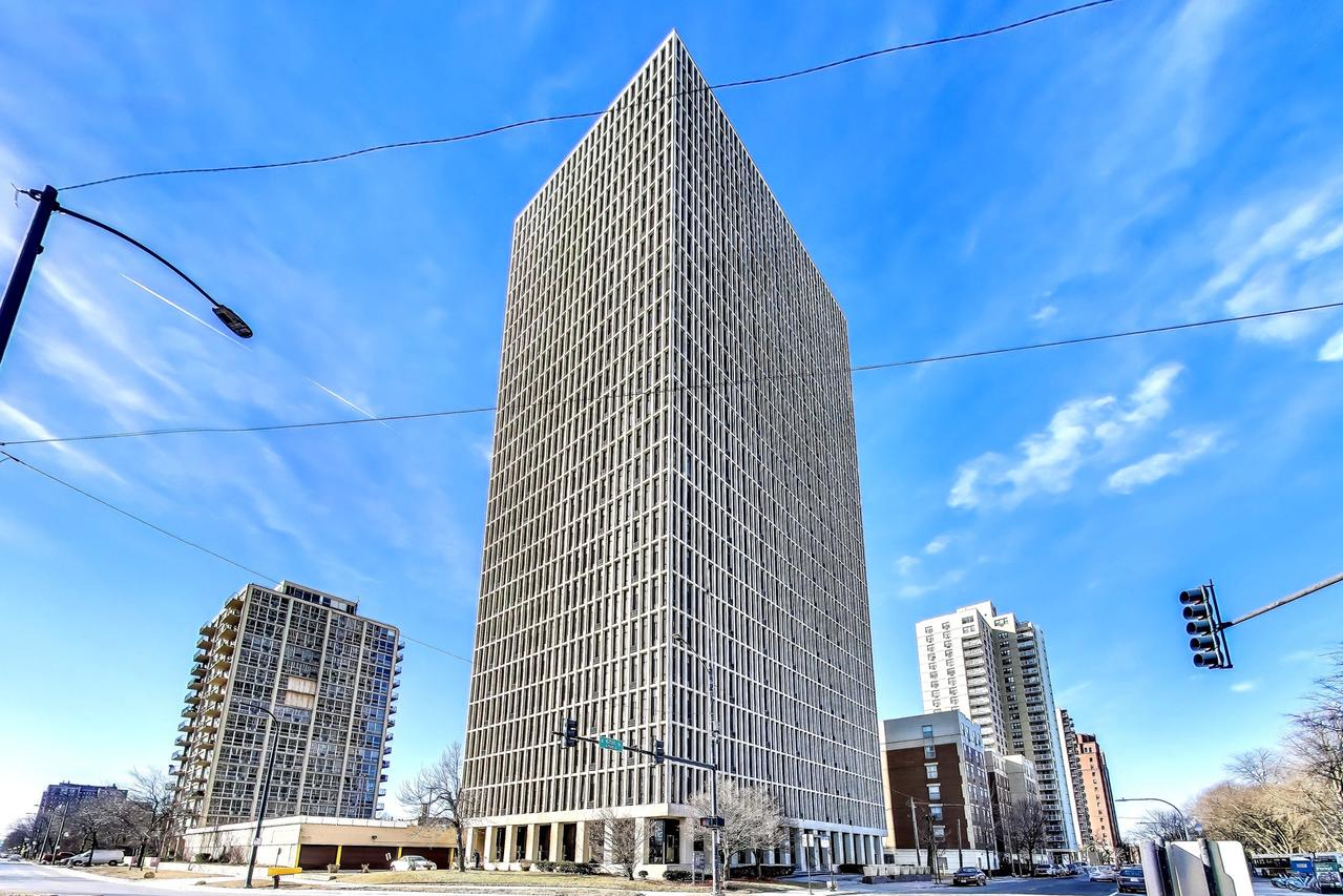 6700 S South Shore Dr. #17C, Chicago, IL 60649