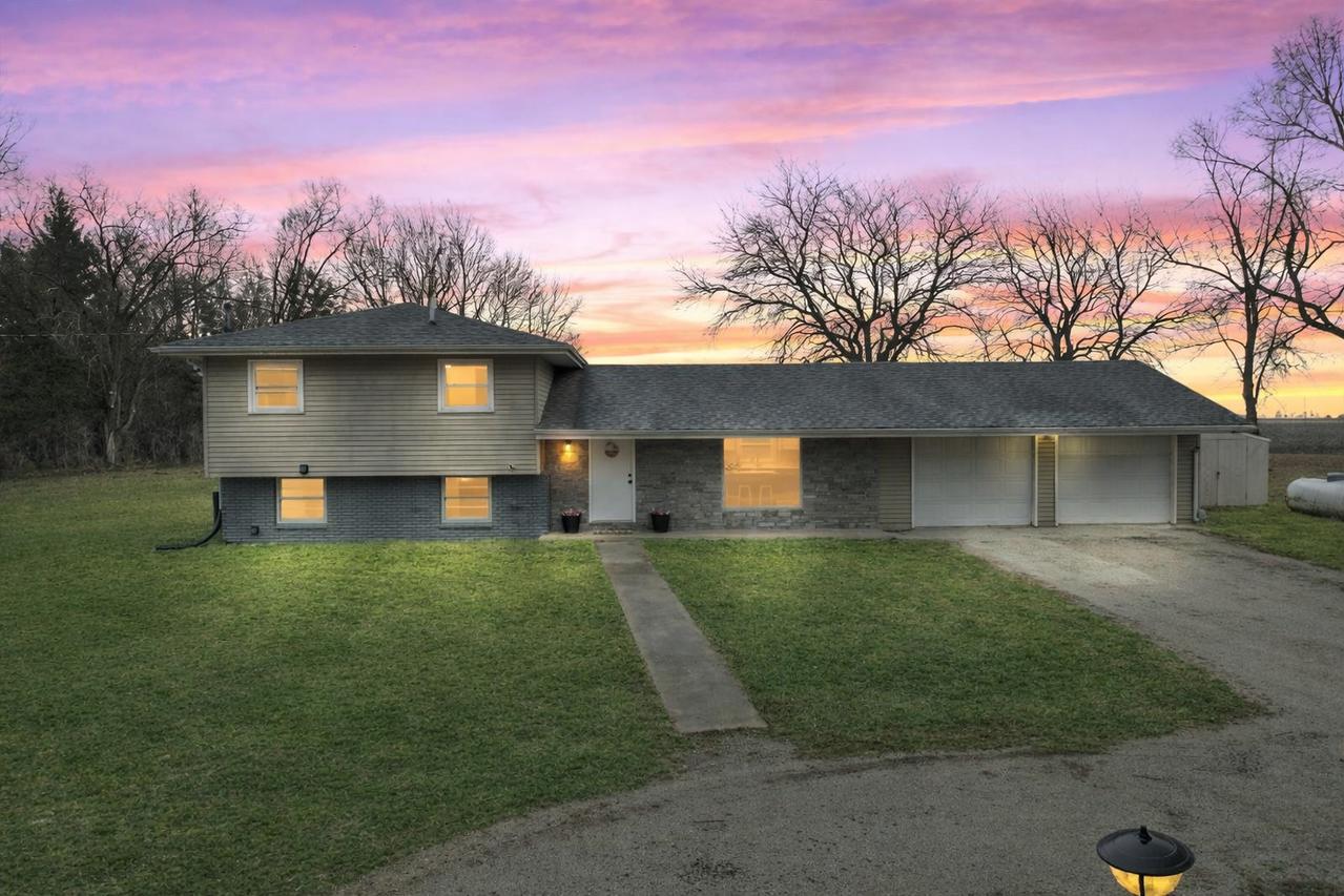 15795 E 2550 North Rd., Hudson, IL 61748