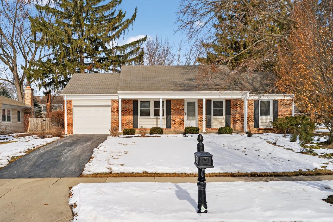 1161 Parker Ln., Buffalo Grove, IL 60089
