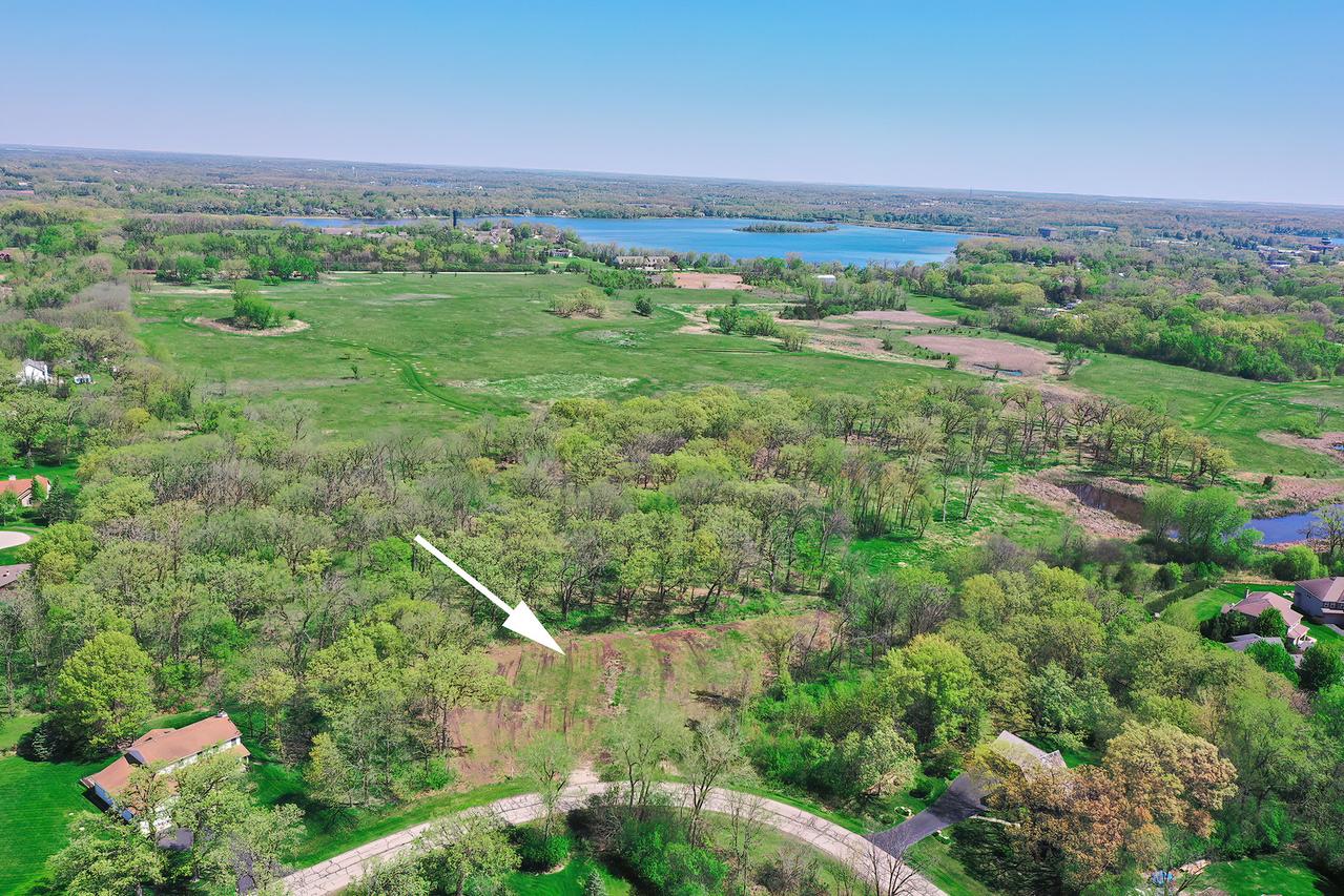 802 Apache Tr., Lake Villa, IL 60046