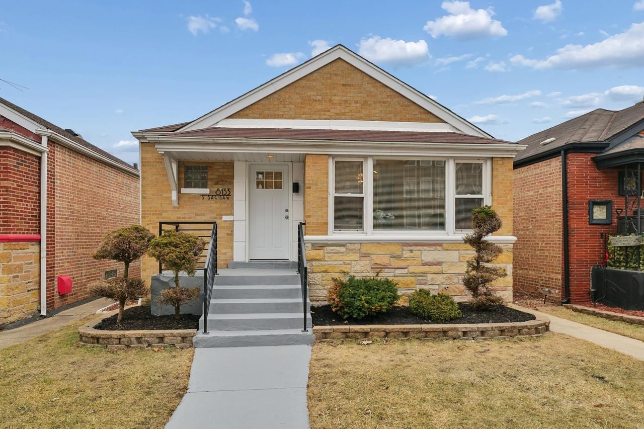 8133 S Saginaw Ave., Chicago, IL 60617