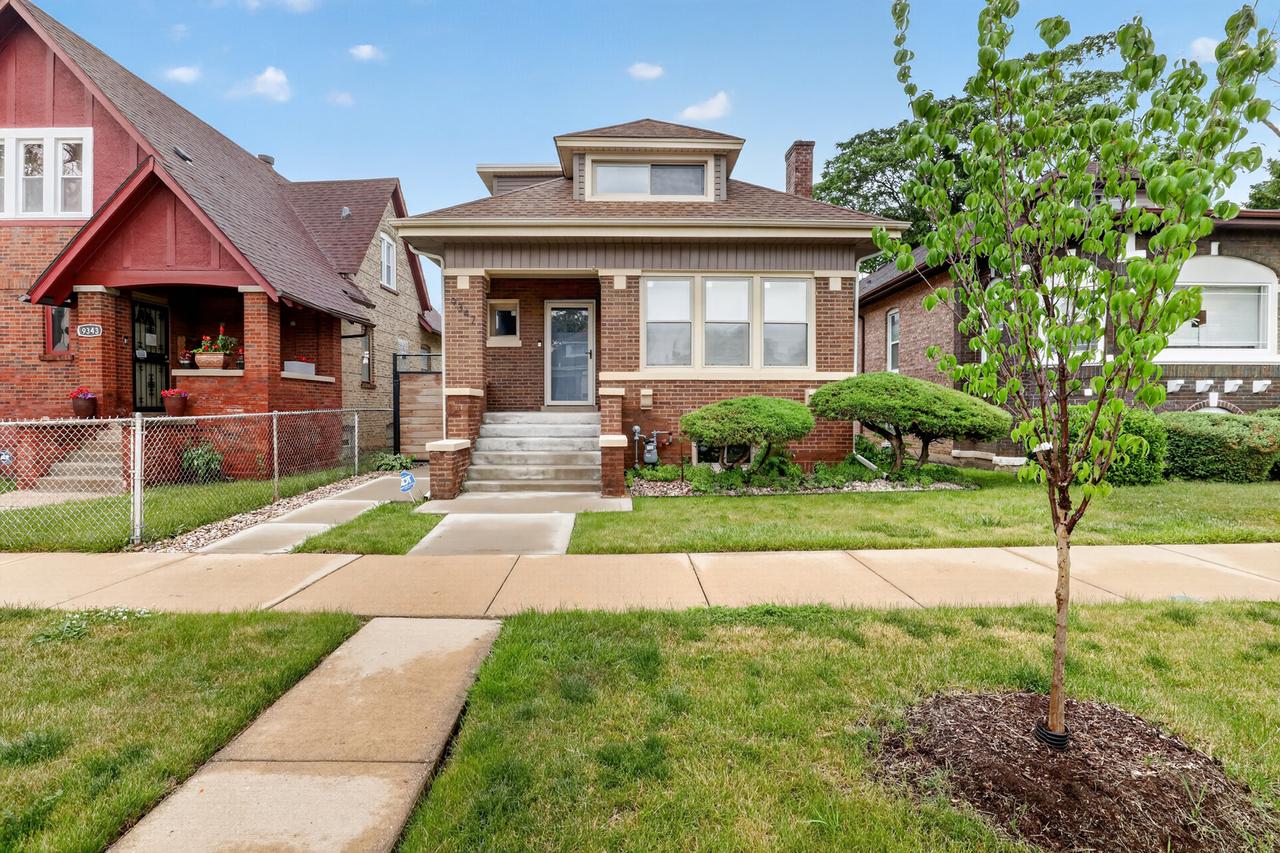 9347 S Loomis St., Chicago, IL 60620