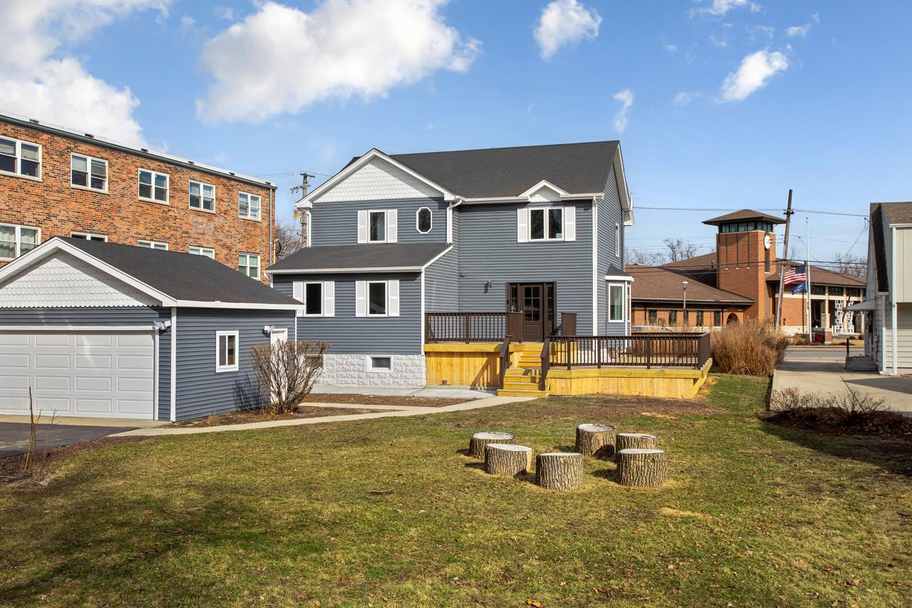 606 S York St., Elmhurst, IL 60126