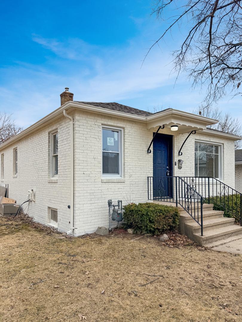 [Address Hidden by Seller], Waukegan, IL 60085