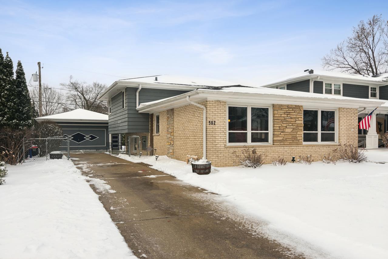 502 N Elmhurst Ave., Mount Prospect, IL 60056