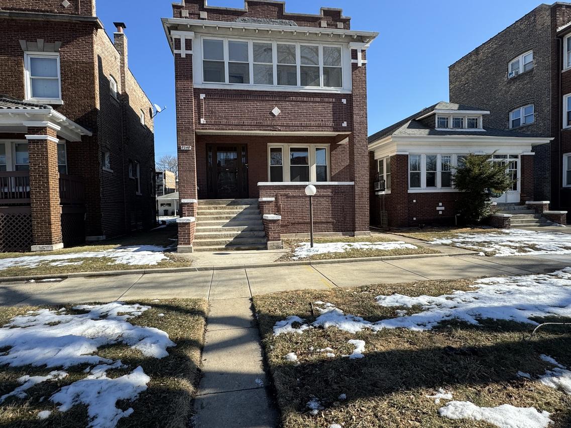 7249 S Calumet Ave., Chicago, IL 60619