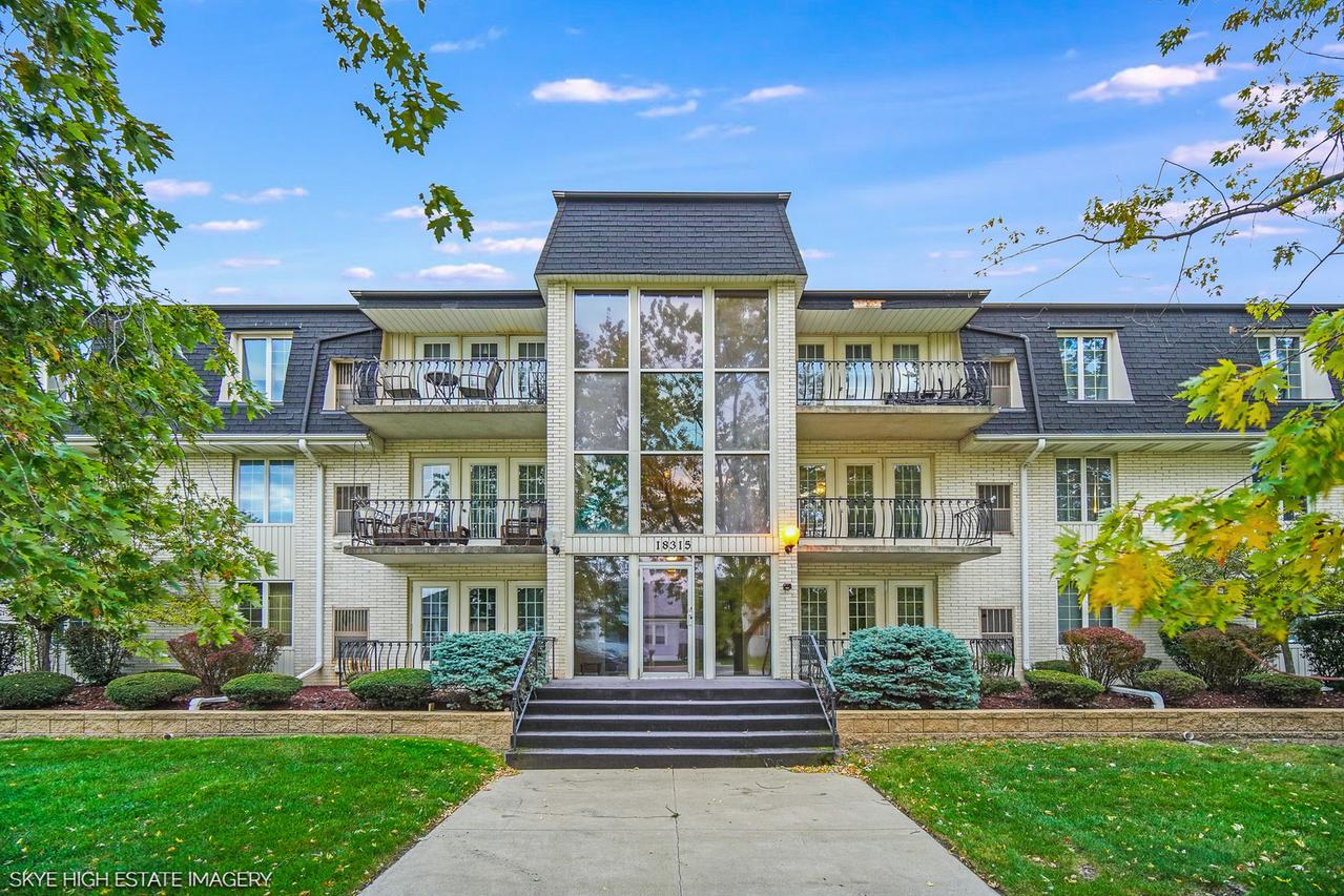 18315 Burnham Ave. #204, Lansing, IL 60438