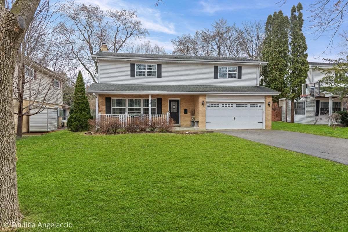 141 Kainer Ave., Barrington, IL 60010