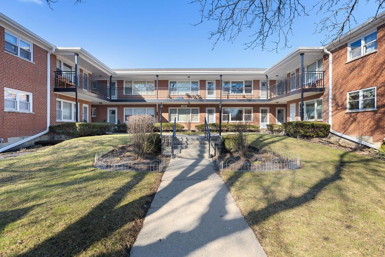 720 N Western Ave. #4, Park Ridge, IL 60068