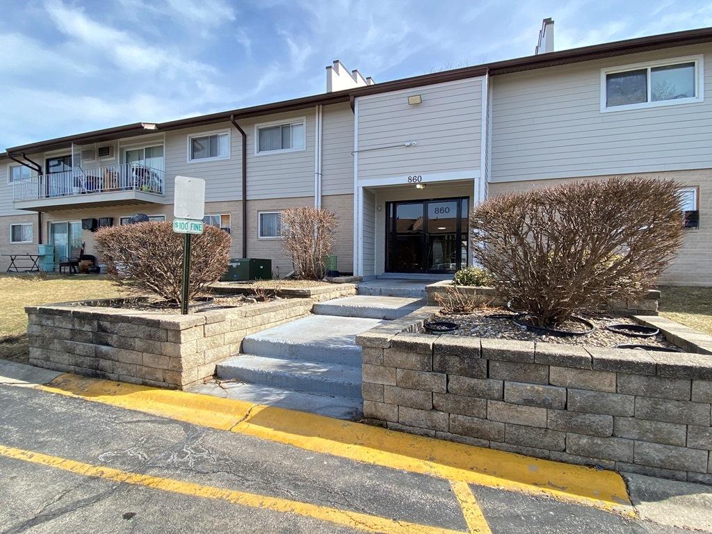 860 E Old Willow Rd. #221, Prospect Heights, IL 60070