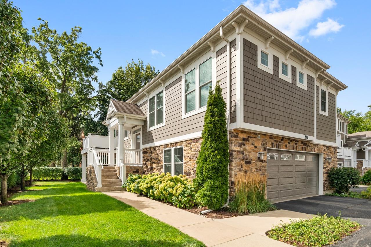 826 Chestnut St., Deerfield, IL 60015