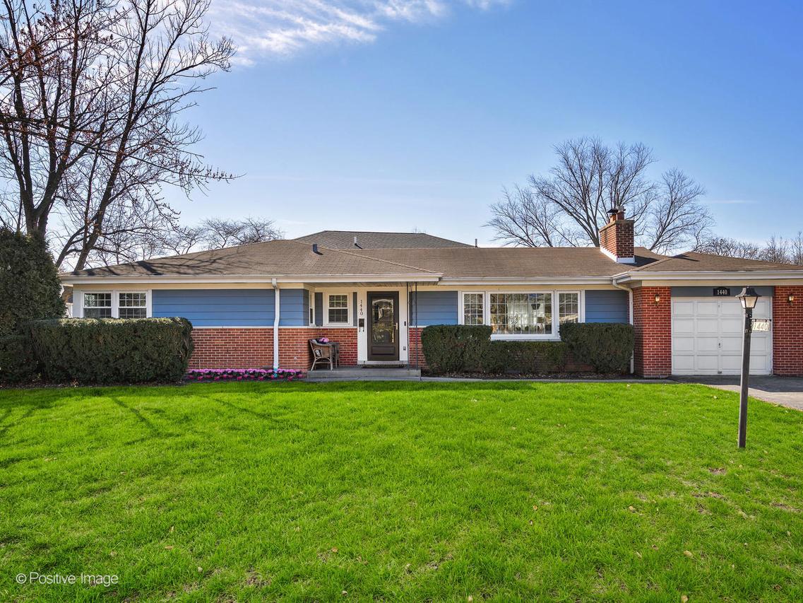 1440 Evergreen Ter., Glenview, IL 60025