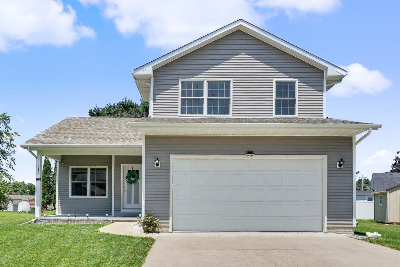 313 11th Avenue A Ct., Silvis, IL 61282