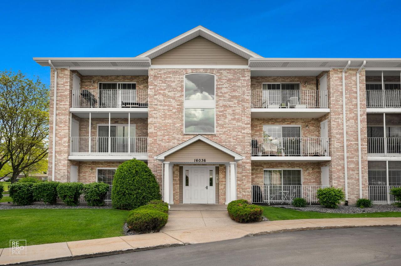 16036 Crystal Creek Dr. #2A, Orland Park, IL 60462