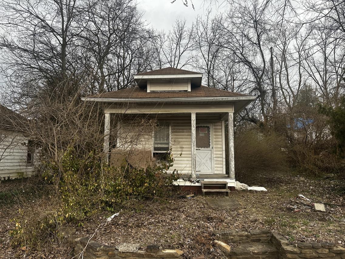 516 W Elm St., Harrisburg, IL 62946