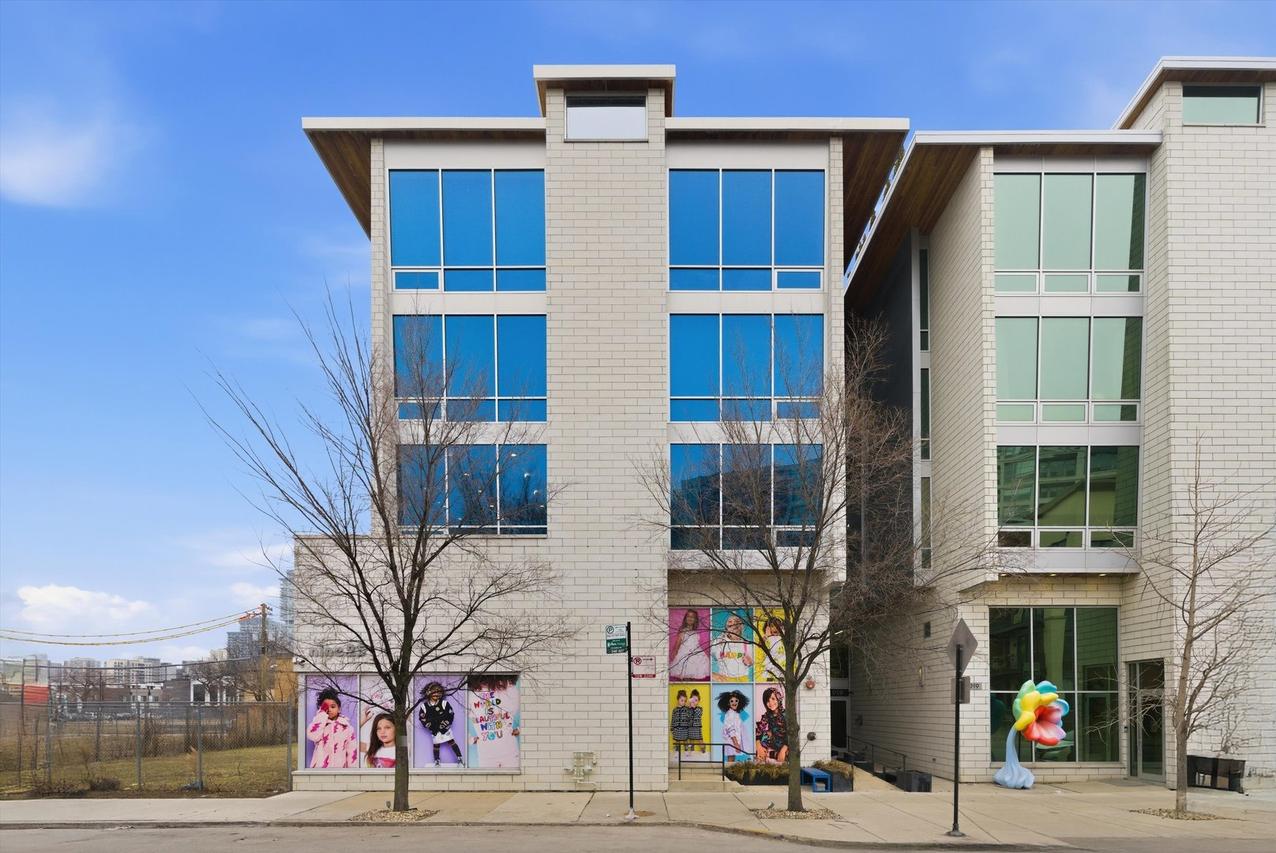 925 N Larrabee St. #2N, Chicago, IL 60610