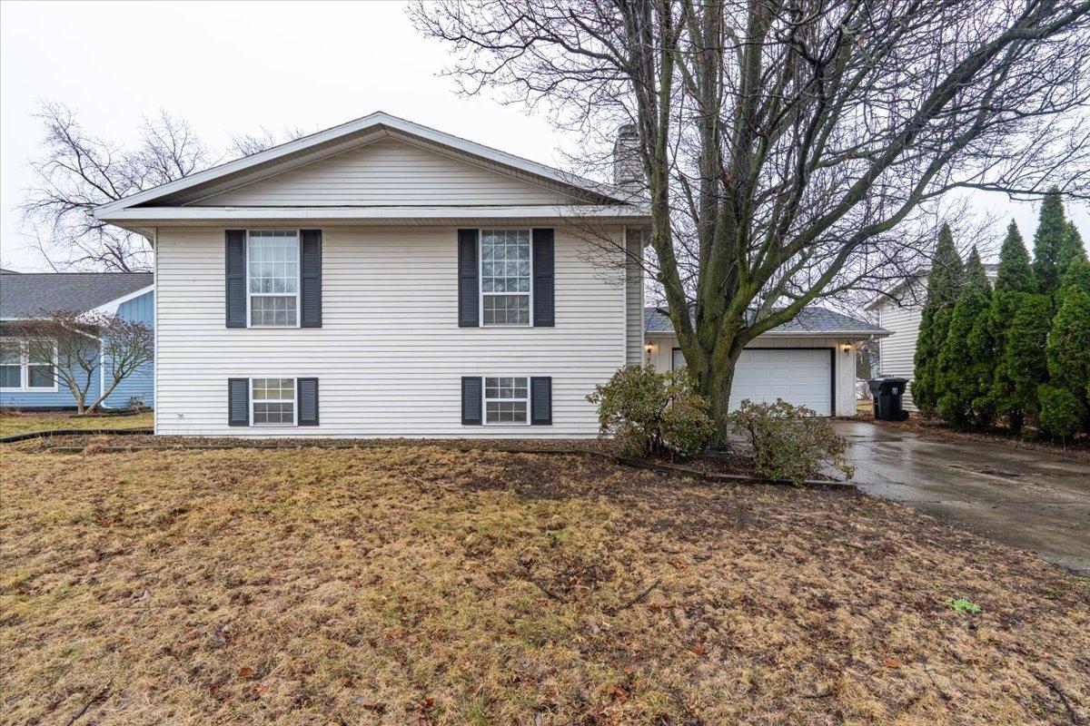 1211 Brentwood Ct., Normal, IL 61761