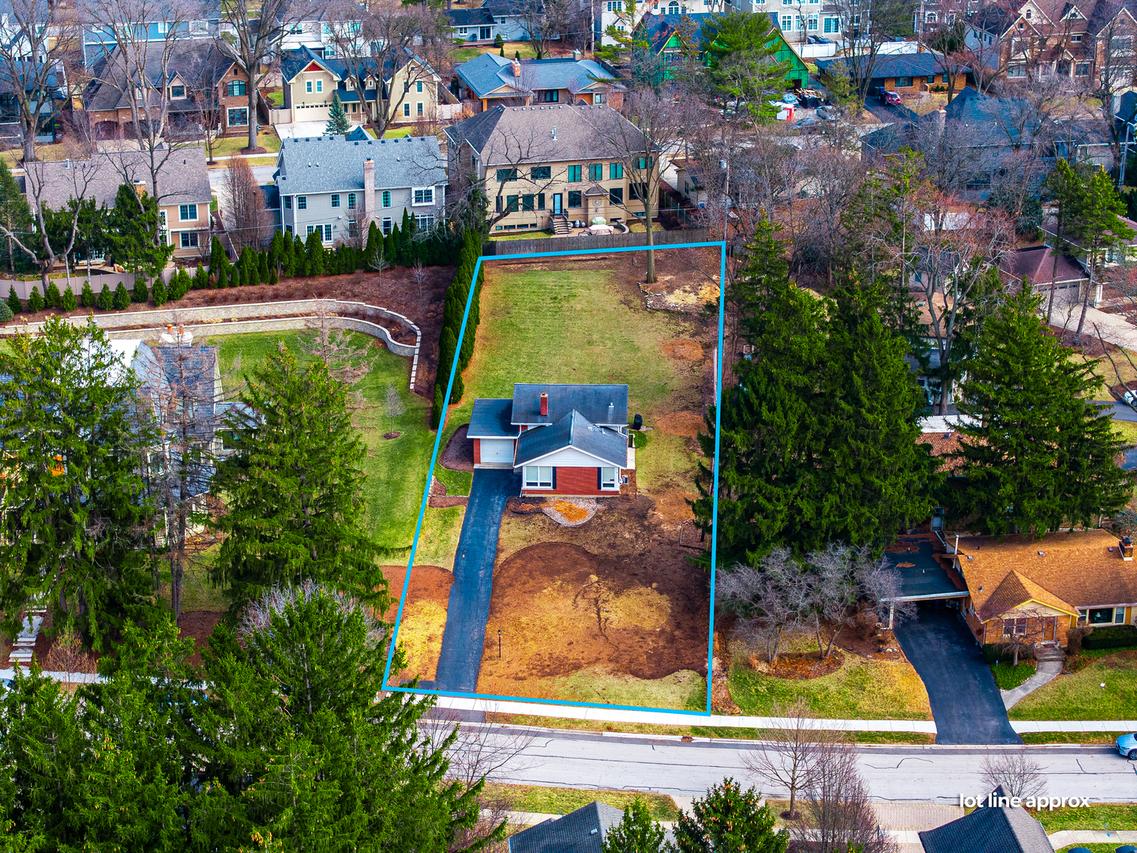 650 Thornwood Dr., Naperville, IL 60540