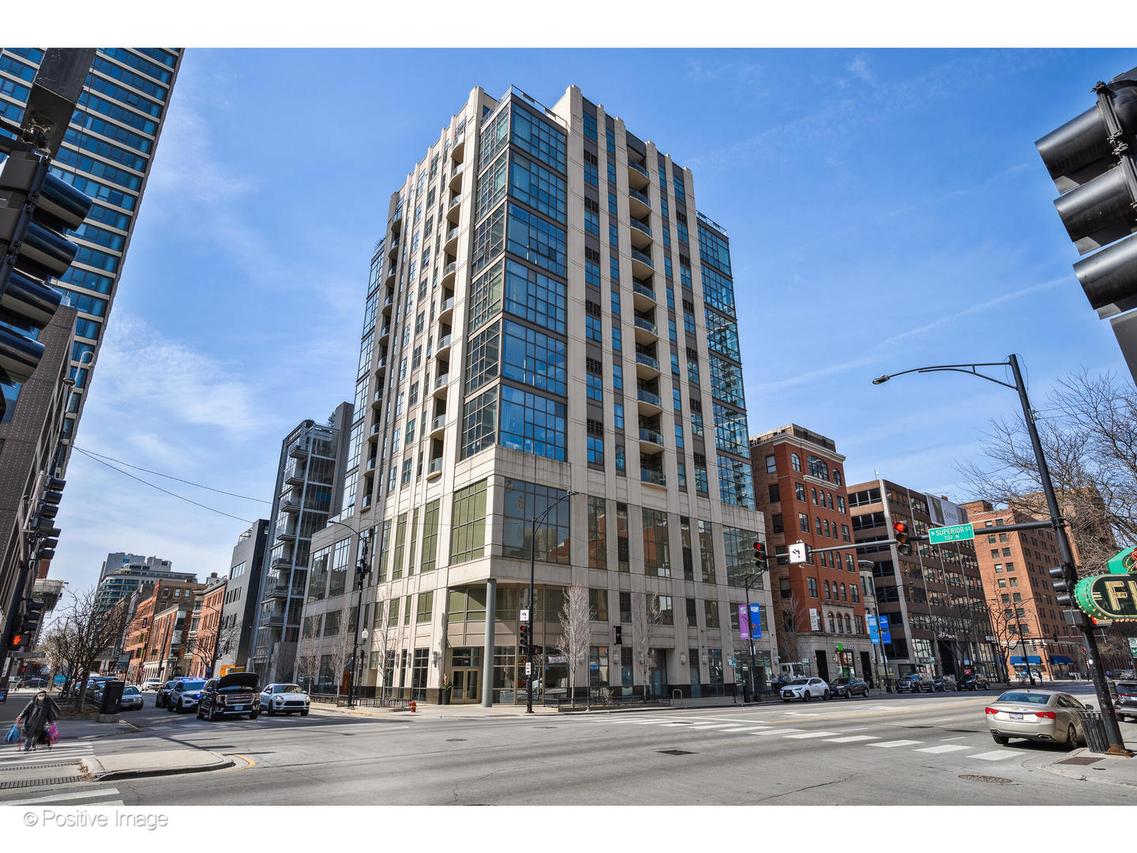 150 W Superior St. #1404, Chicago, IL 60610