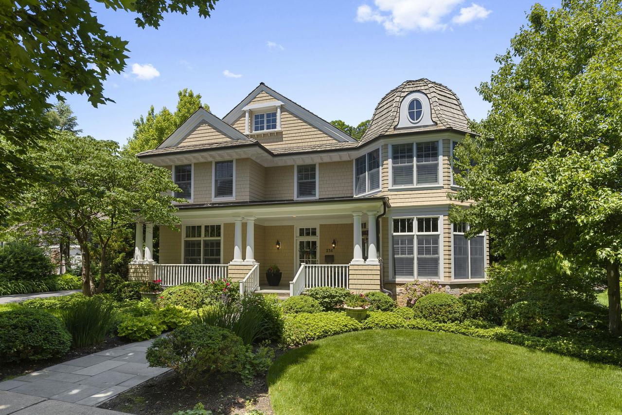 236 E North Ave., Lake Bluff, IL 60044