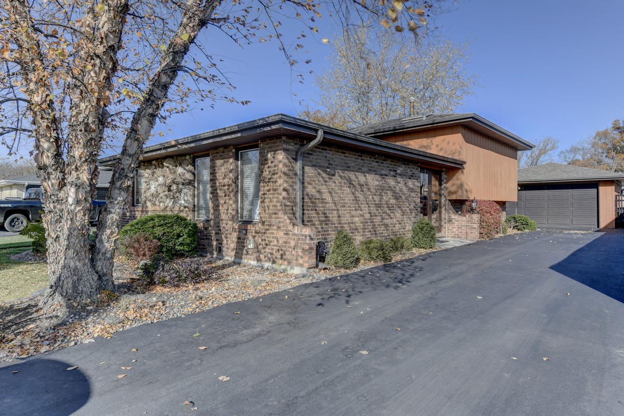 181 W 28th St., South Chicago Heights, IL 60411