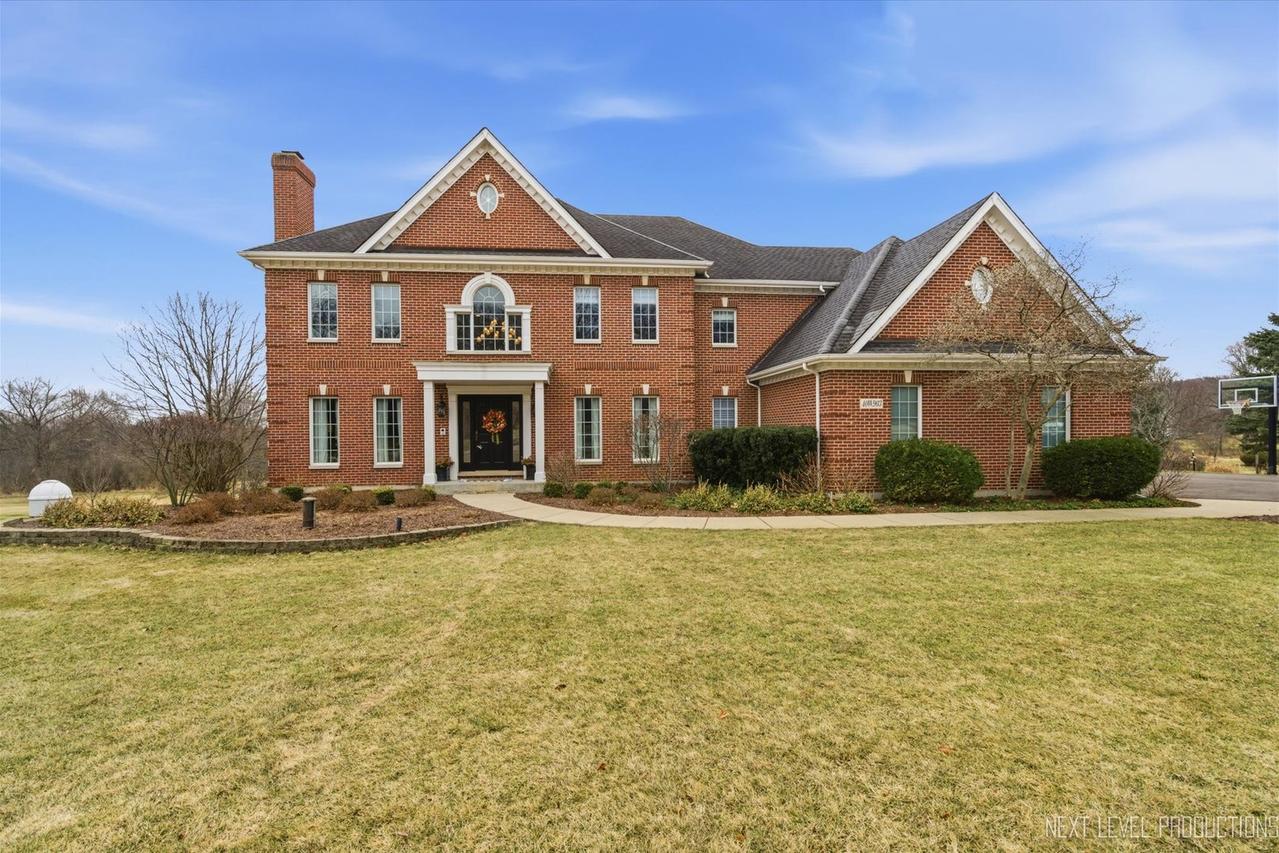 40W903 Campton Woods Dr., Campton Hills, IL 60119