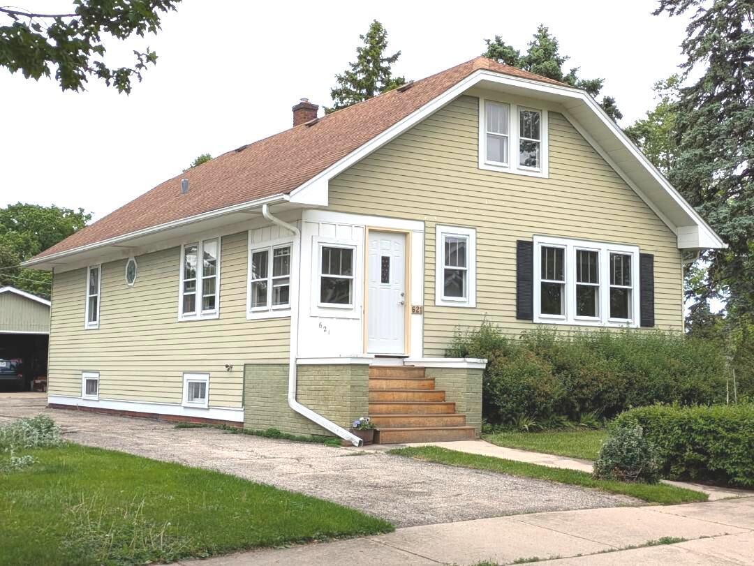 621 E Grand Lake Blvd., West Chicago, IL 60185