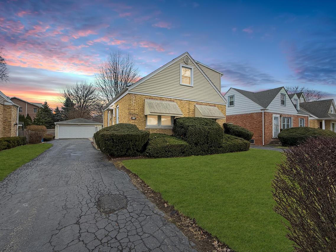 519 N Elm St., Mount Prospect, IL 60056