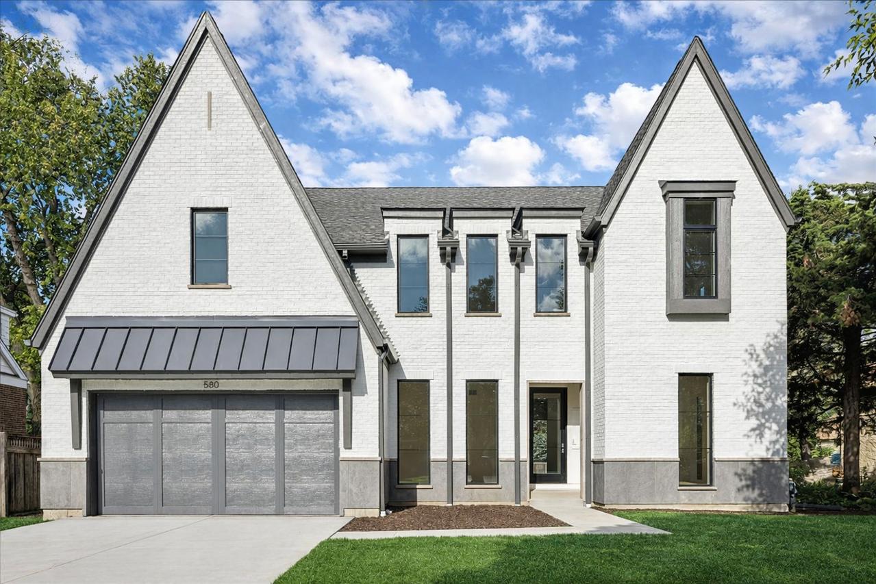 580 S Kearsage Ave., Elmhurst, IL 60126