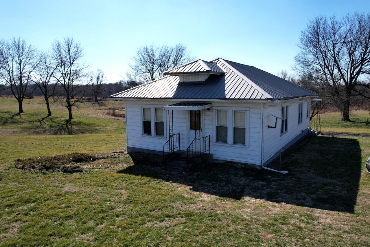 2919 Feather Trail Rd., Olmsted, IL 62970