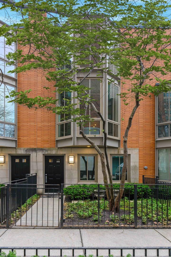 444 E North Water St., Chicago, IL 60611
