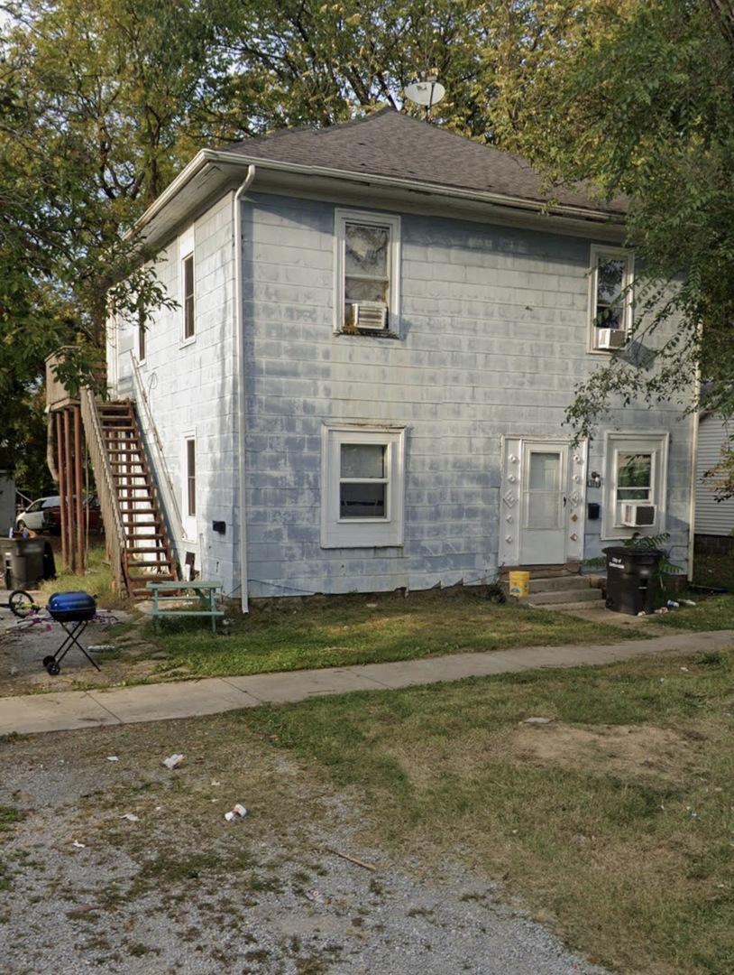 310 W Pecan St., Carbondale, IL 62901