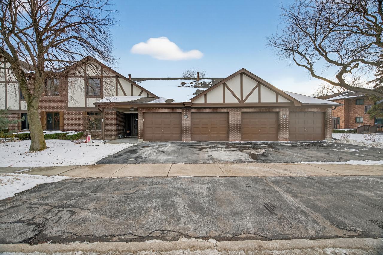 6755 180th St. #6, Tinley Park, IL 60477