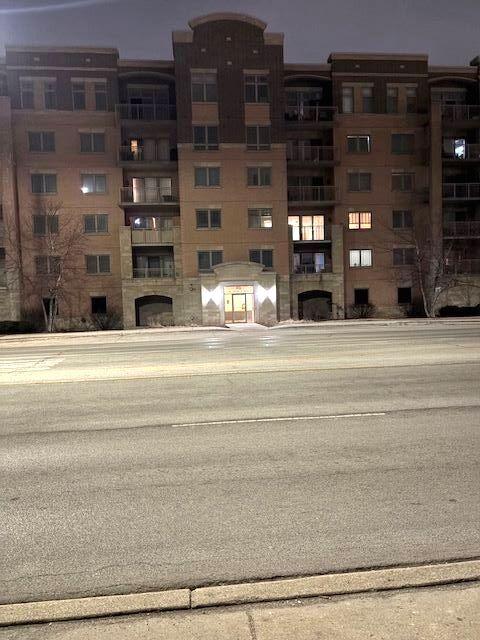 77 N Wolf Rd. #210, Northlake, IL 60164