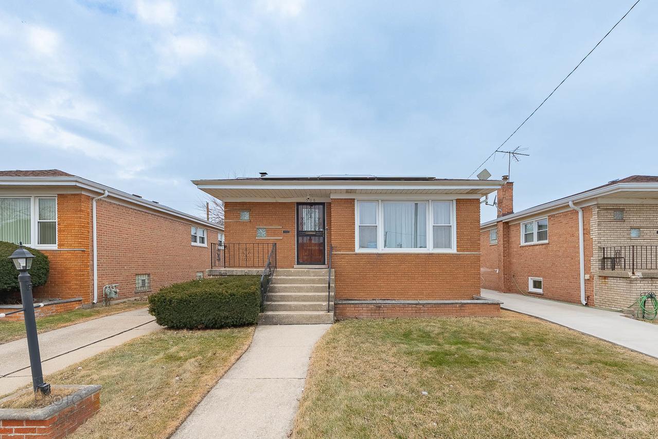 508 Hoxie Ave., Calumet City, IL 60409