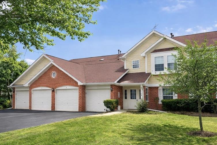 1560 Thornfield Ln. #3, Roselle, IL 60172