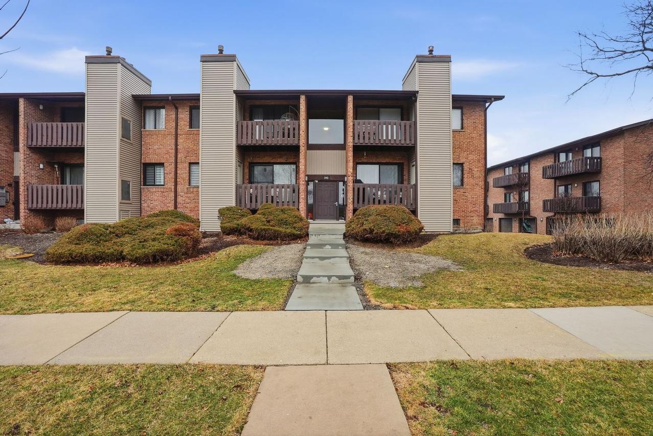 310 Sheridan Dr. #1D, Willowbrook, IL 60527