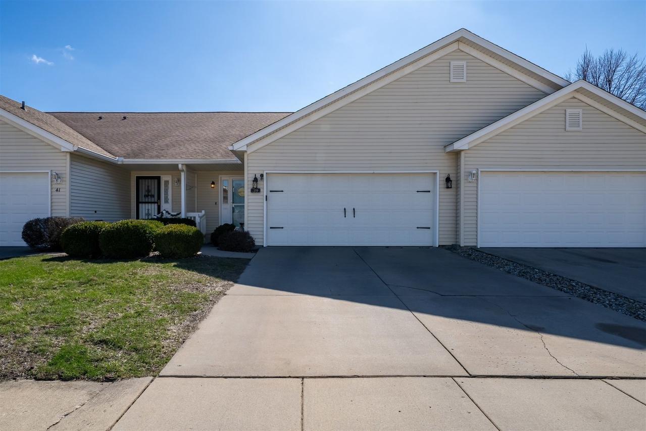 39 Oak Park Rd., Bloomington, IL 61701